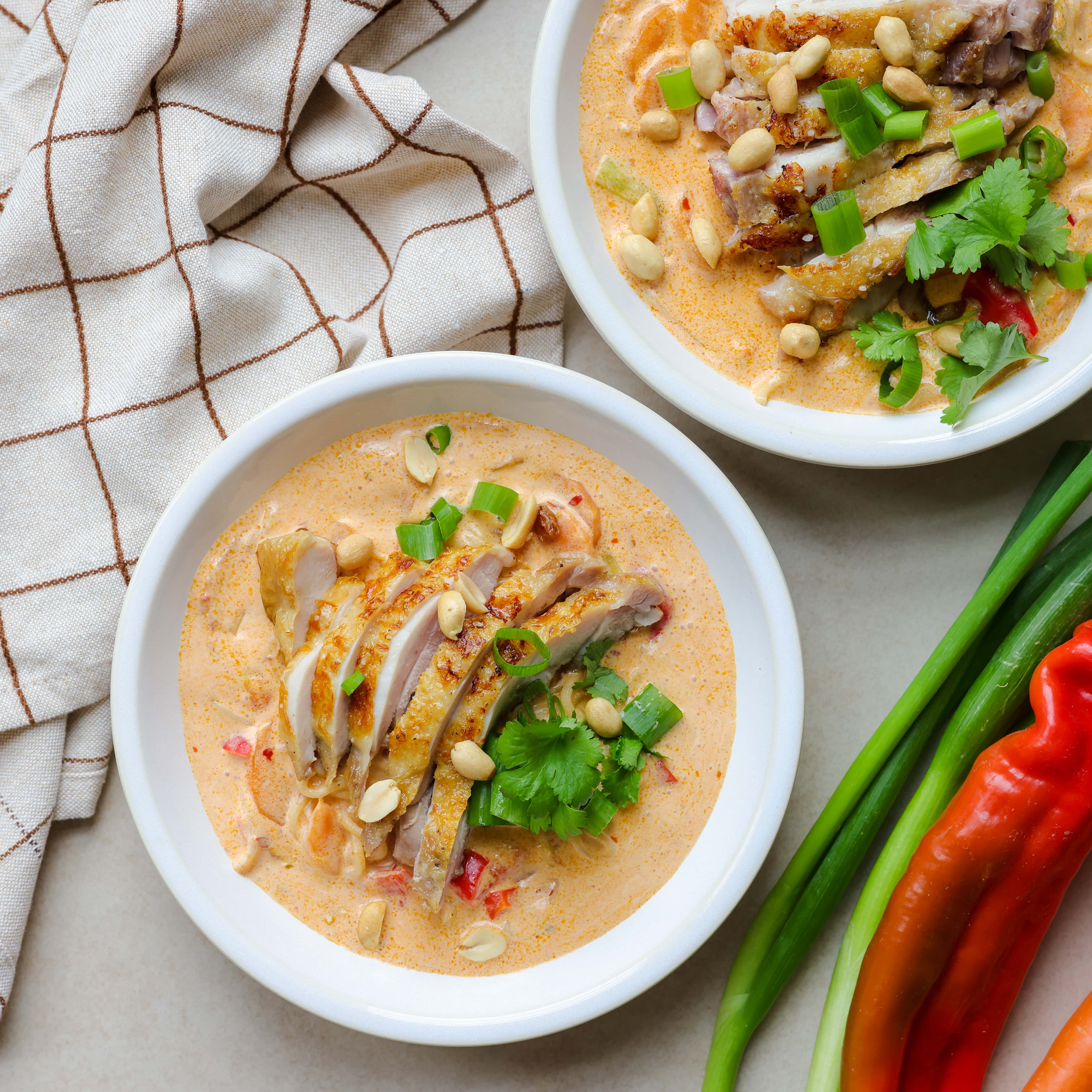 Asiatisk suppe med sprød kylling